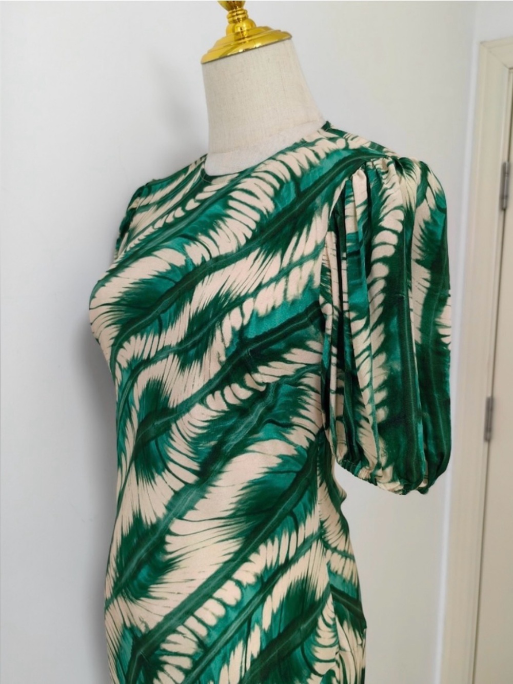 NWT Ulla Johnson Ines Dress Green Silk Puff Sleeve Floral Print Midi Dress Sz 4 - Picture 5 of 12